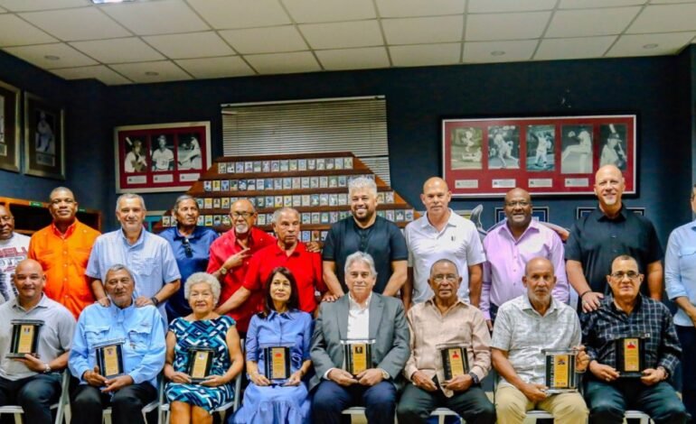 Legendas béisbol dominicano son reconocidas Mural Scouts