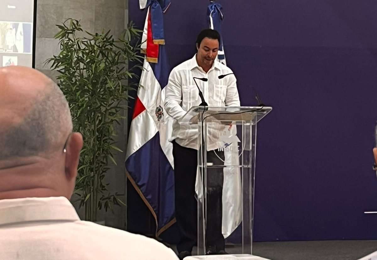 Libro analiza participación militar de Brasil en 1965