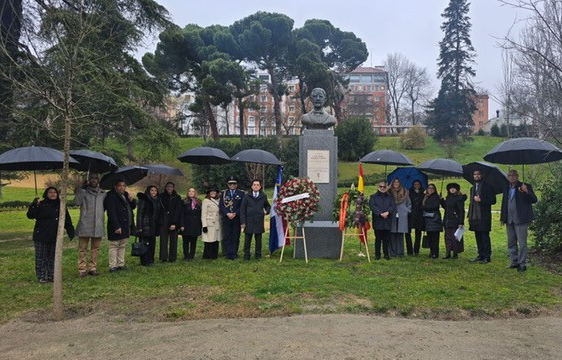 MADRID: Dominicanos honran a Duarte con ofrenda floral
