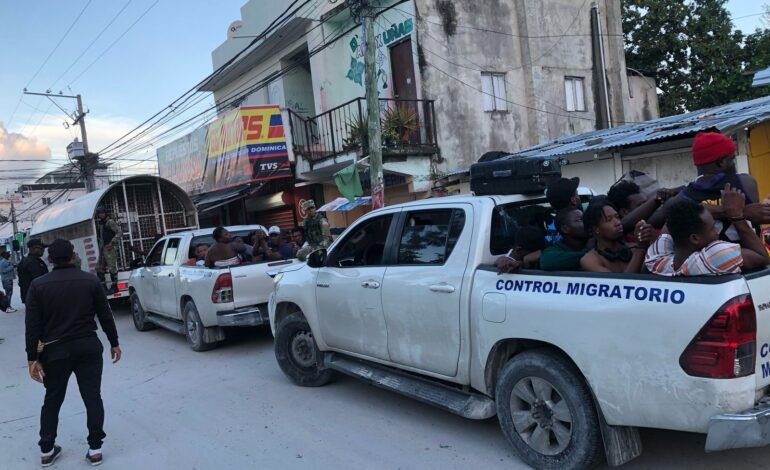 Migración deportó en 2025 a 379,553 haitianos ilegales