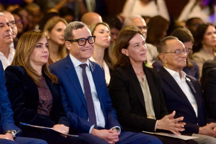 Ministerio de Trabajo presenta programa de tres meses pagados para entrenamiento de buscadores de empleo en las empresas 