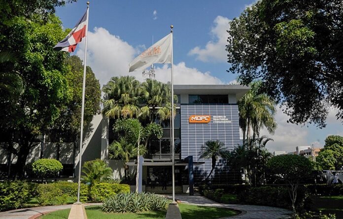 MOPC aclara apertura de retorno en la avenida 27 de febrero, frente al Ministerio de Defensa