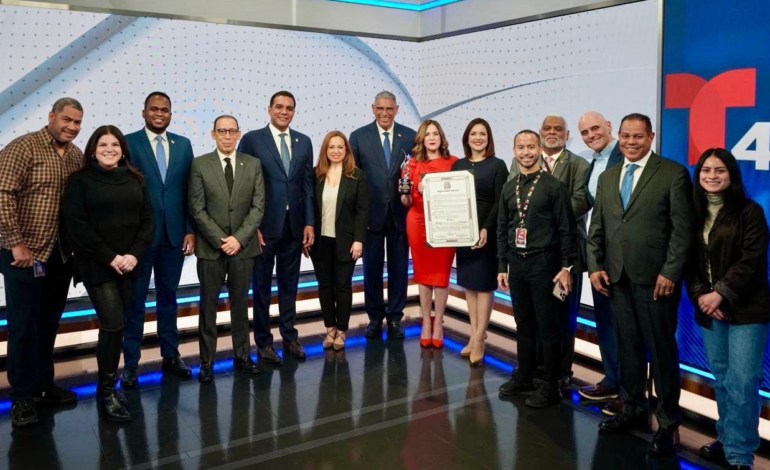 NY: Carlos Gómez encabeza reconocimiento a Telemundo