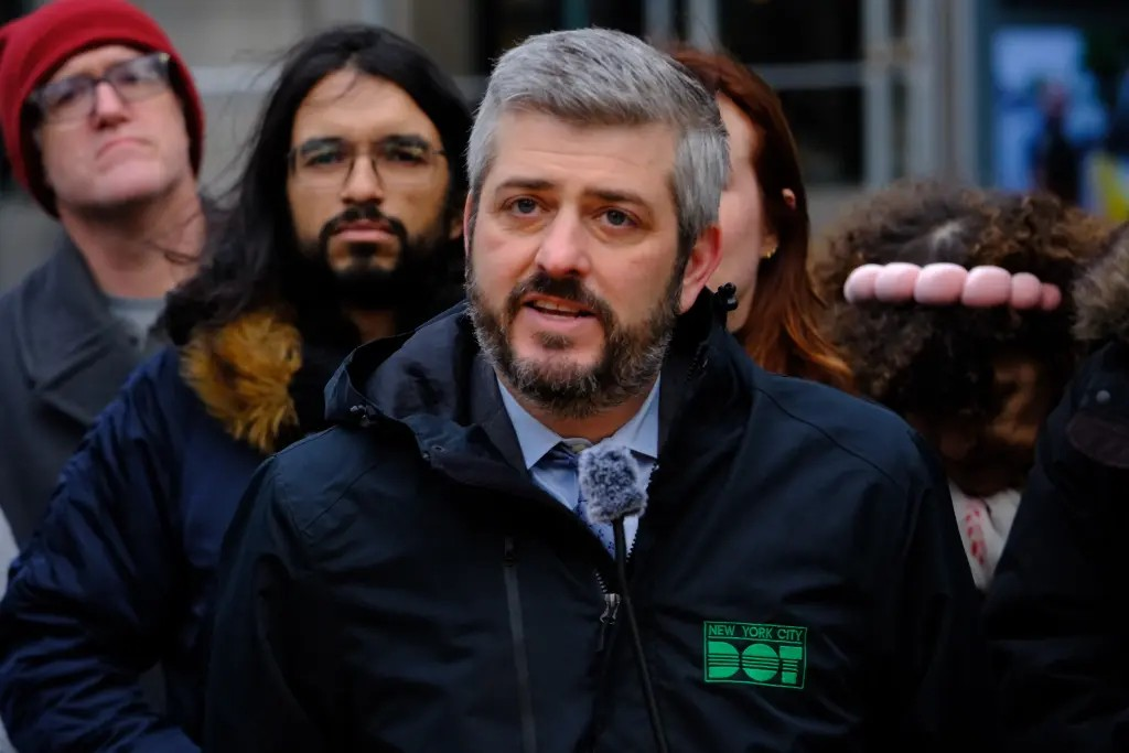 NY: Comisionado Transporte saluda fallo rediseño calle Court