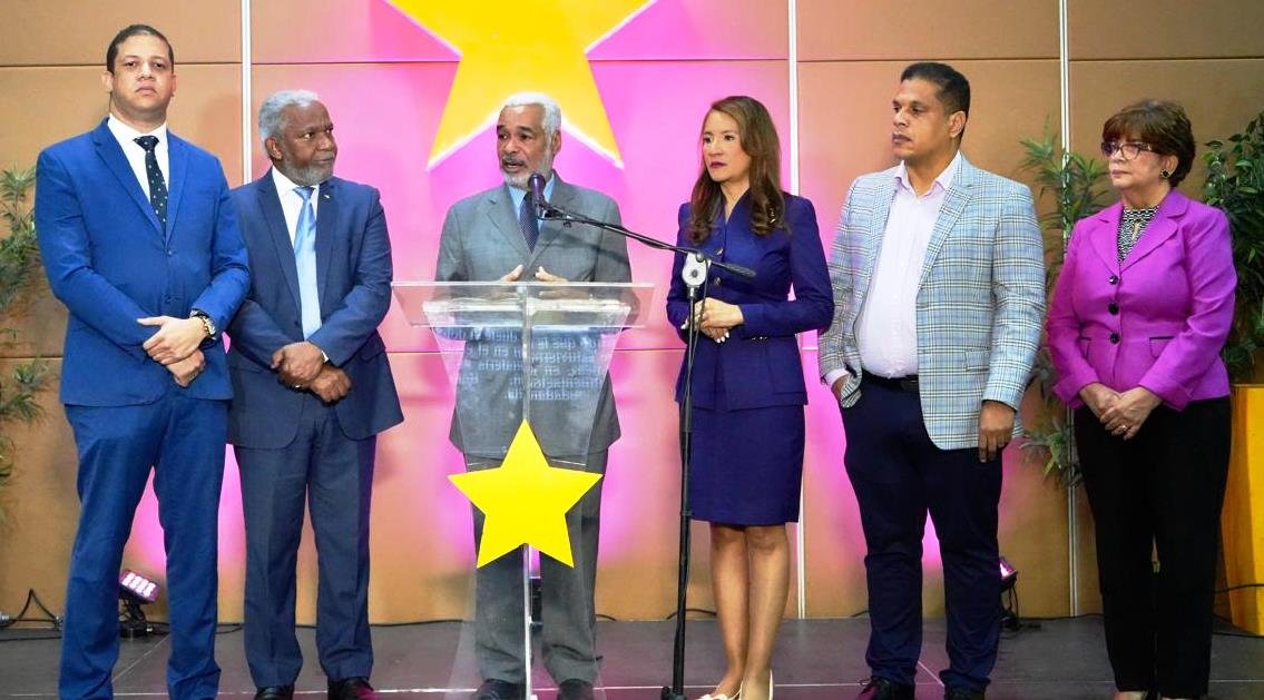 PLD cree inaceptable la fusión de ministerios para reducir PIB