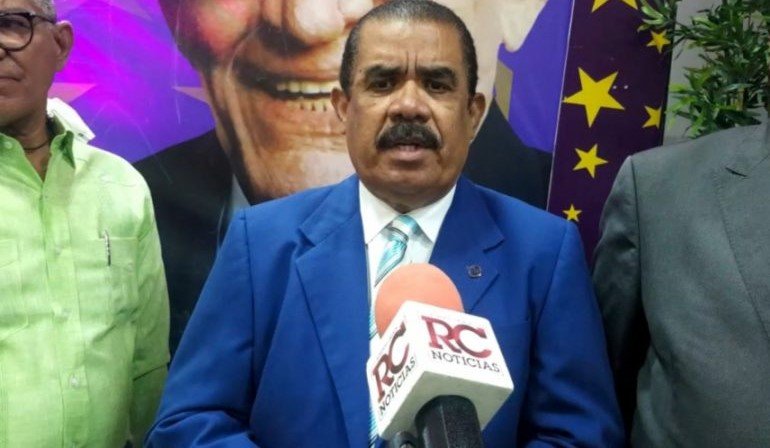 PLD: «Insólito Gobierno decida autorizar importación de pollo»