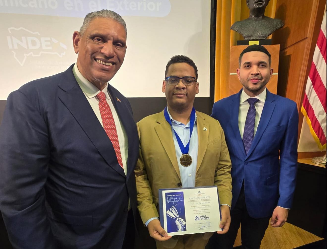 Presidencia de RD reconoce al matemático Juan Luis Vargas