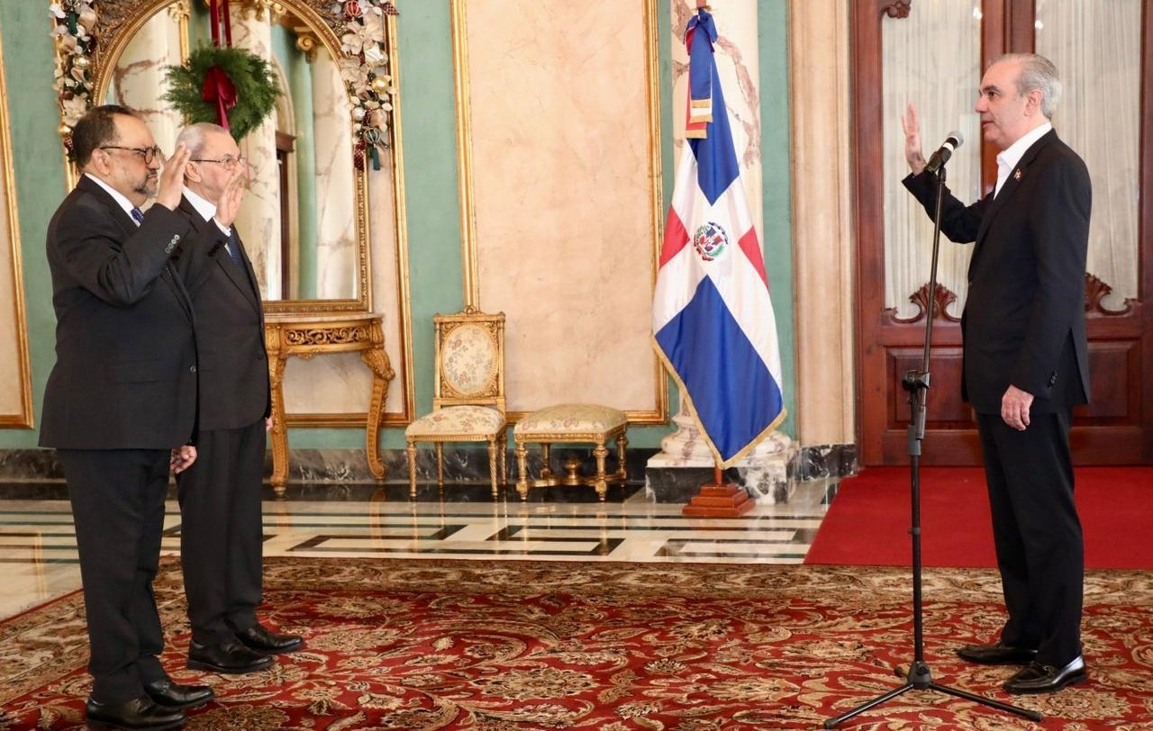 Presidente Abinader juramenta a Peralta y Jorge Subero Isa