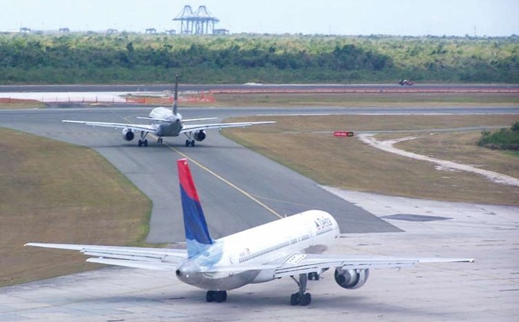 R.Dom. registra cifras históricas en turismo y aviación civil