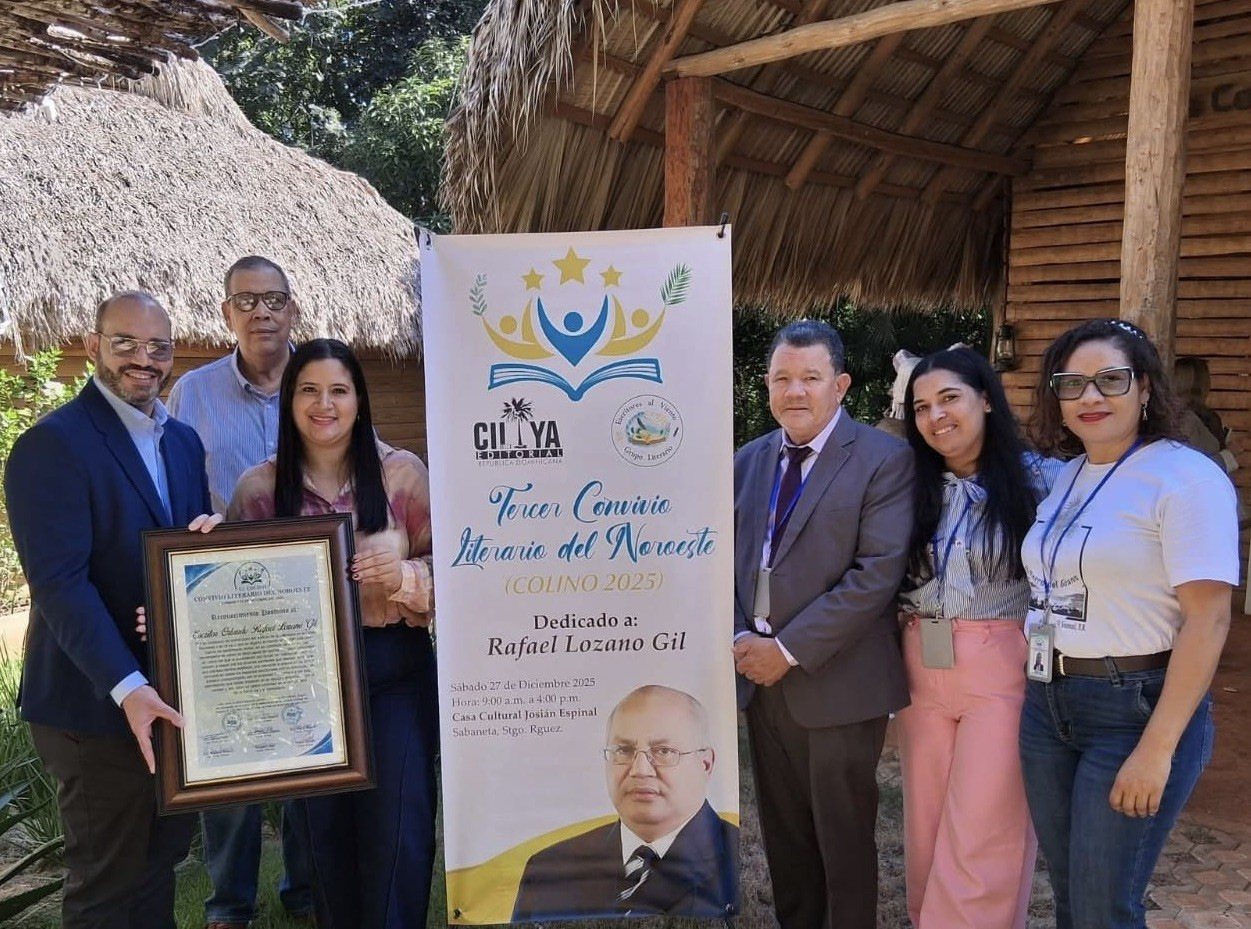 Reconocen aportes literarios y periodísticos de Orlando Gil