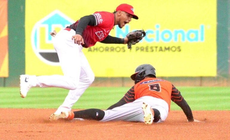 Toros vencen a los Leones y empatan en primer lugar del RR
