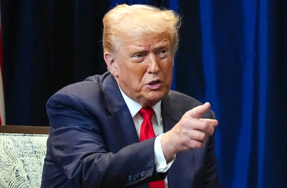 Trump amenaza a Canadá con un arancel adicional del 50%