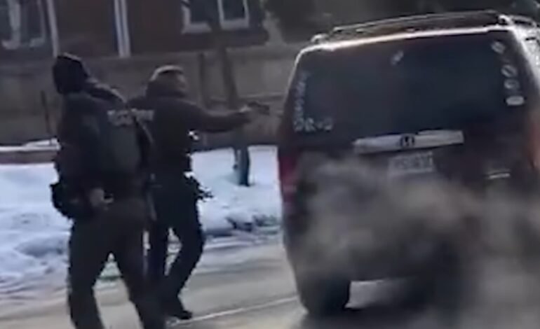 Trump defiende actuación del agente mató mujer Minneapolis