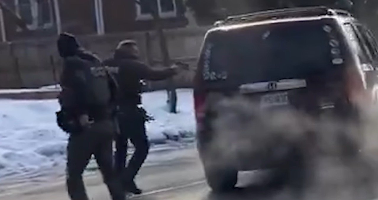 Trump defiende actuación del agente mató mujer Minneapolis