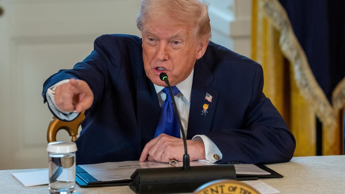 Trump llama «incompetente» al presidente de Reserva Federal