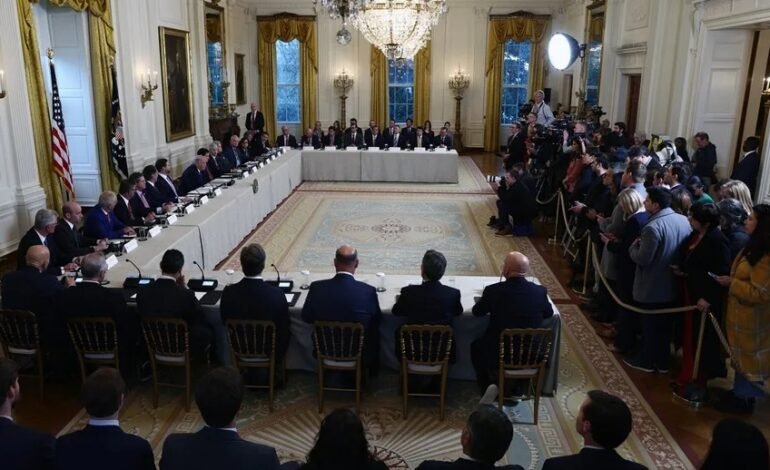 Trump se reúne con ejecutivos mayores petroleras del mundo