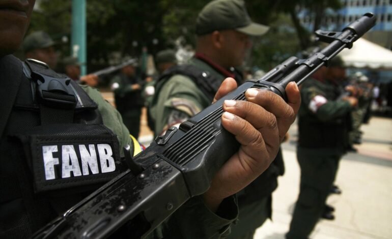 Venezuela estima al menos 24 militares muertos en ataque EU