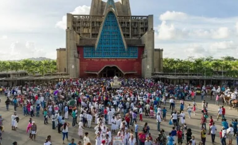 Virus gripal impidió Abinader asistir a Basílica, dijo su esposa