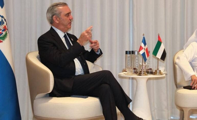 Abinader se reúne con jefes de estado de Estonia y Paraguay