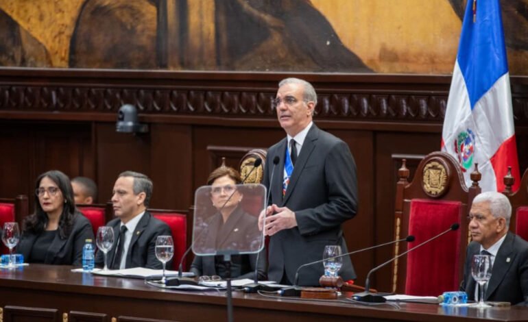 Afirma en RD hay 5 millones 139 mil 951 personas trabajando