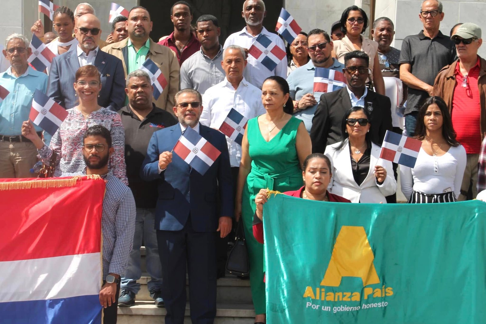 Alianza País en su 15 aniversario reafirma compromiso con la RD