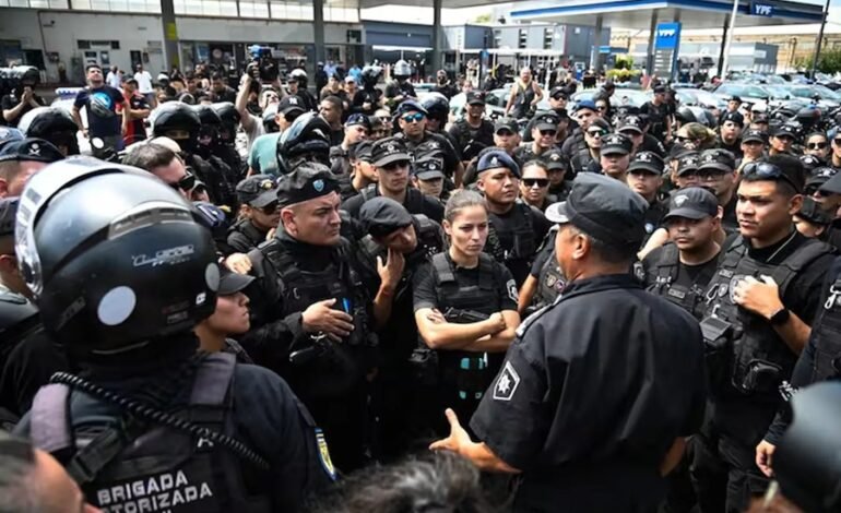 ARGENTINA: 4 agentes heridos protesta contra reforma laboral