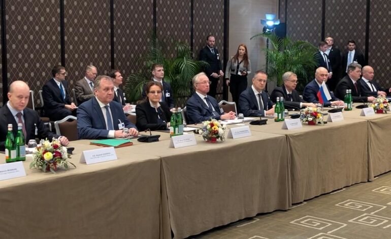 Arrancan negociaciones entre Rusia, Ucrania y Estados Unidos