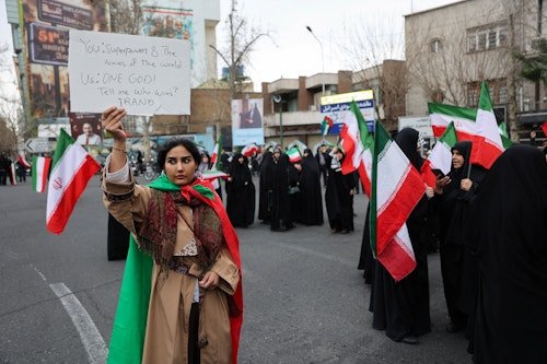 Autoridades iraníes piden a residentes abandonar Teherán en medio de bombardeos