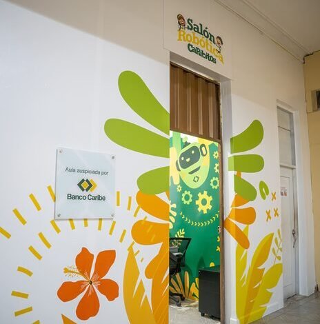 Banco Caribe dona Aula STEM a Acción Callejera en Santiago, impactando a más de 150 niños y adolescentes