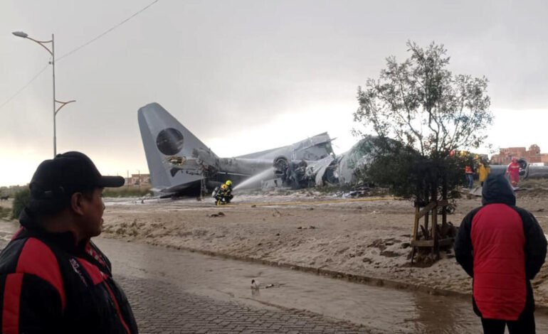 Bolivia: al menos 15 muertos y 30 heridos tras estrellarse un avión militar en El Alto