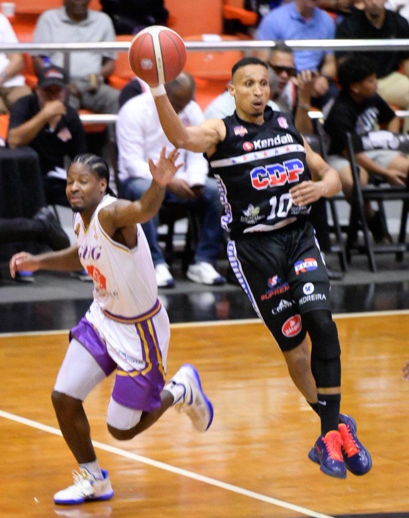 CDP aplasta al GUG y se coloca a un paso semifinal en Santiago