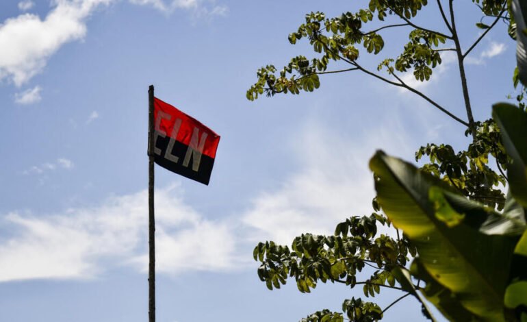 Colombia: Petro acepta que una comisión investigue posibles vínculos del ELN con el narcotráfico