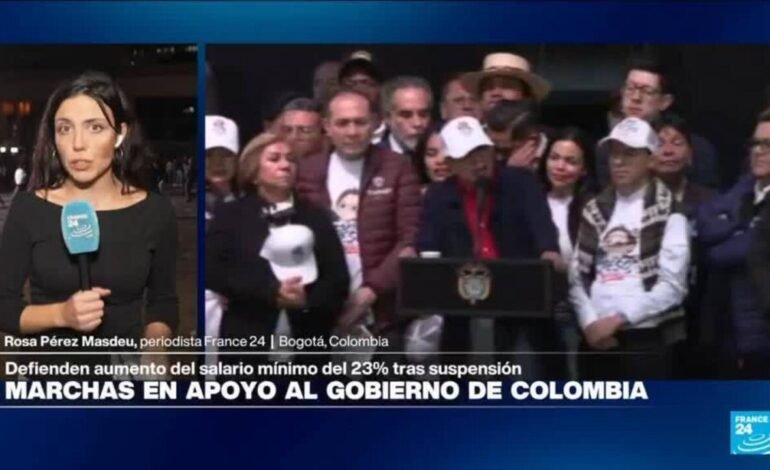 Colombia: Petro defiende histórico aumento del salario mínimo del 23% tras suspensión