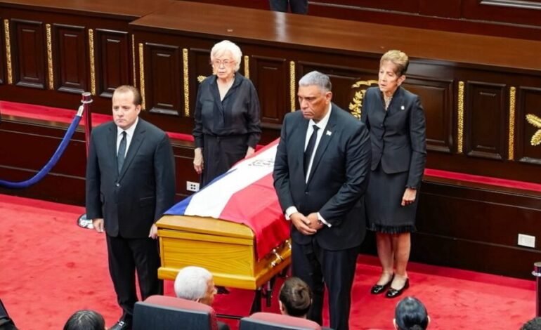 Cónsul RD NY da último adíos a Ramón Alburquerque