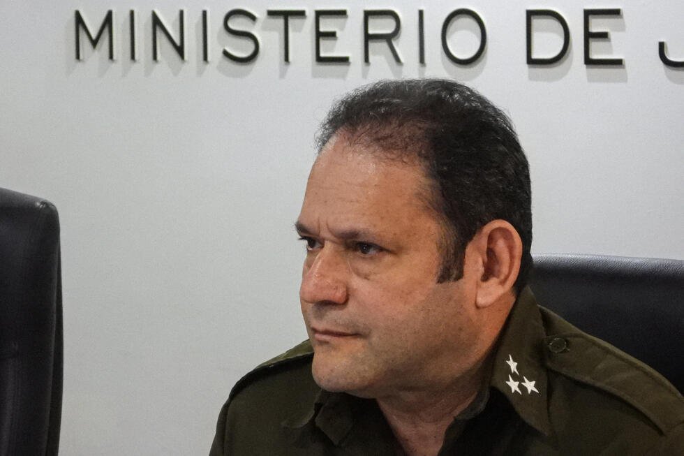 Juan Carlos Poey, al mando de la Dirección Antidrogas del Ministerio del Interior de Cuba, en una rueda de prensa en La Habana el 17 de febrero de 2026.