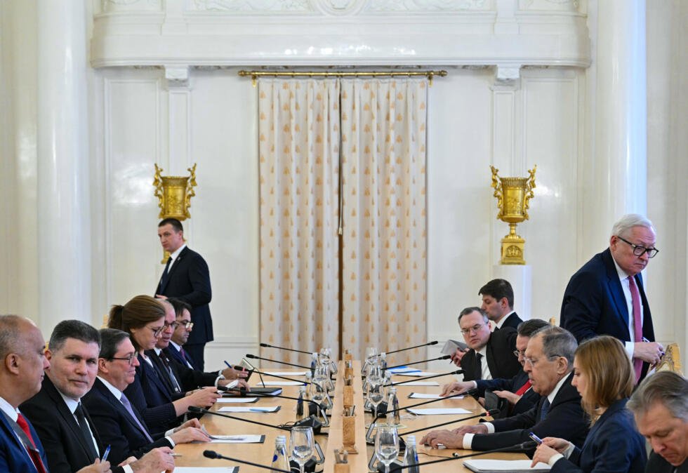 #CubaHoy: el canciller cubano visita Moscú y Lavrov pide a EE. UU. frenar el bloqueo contra la isla