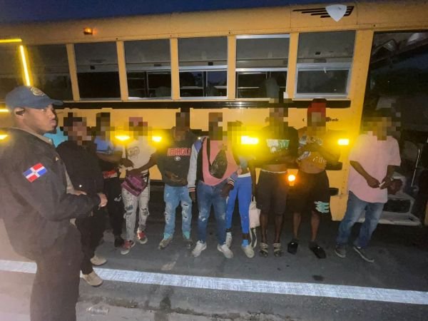 Detienen a 3,513 extranjeros indocumentados; deporta 2,896