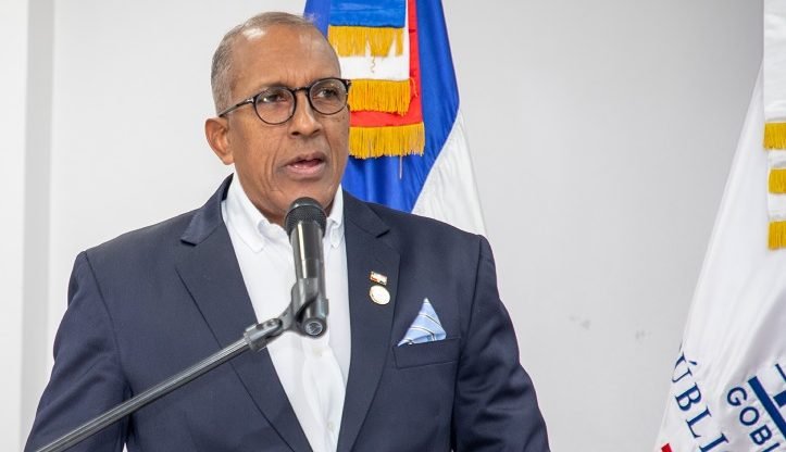 Dice los viajes de Abinader han costado hasta ocho veces menos