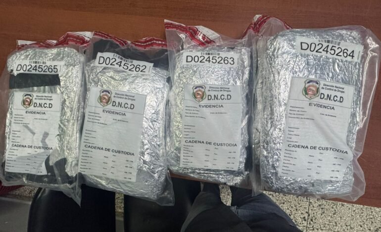 DNCD ocupa 136 paquetes de cocaína en lancha iba a P. Rico