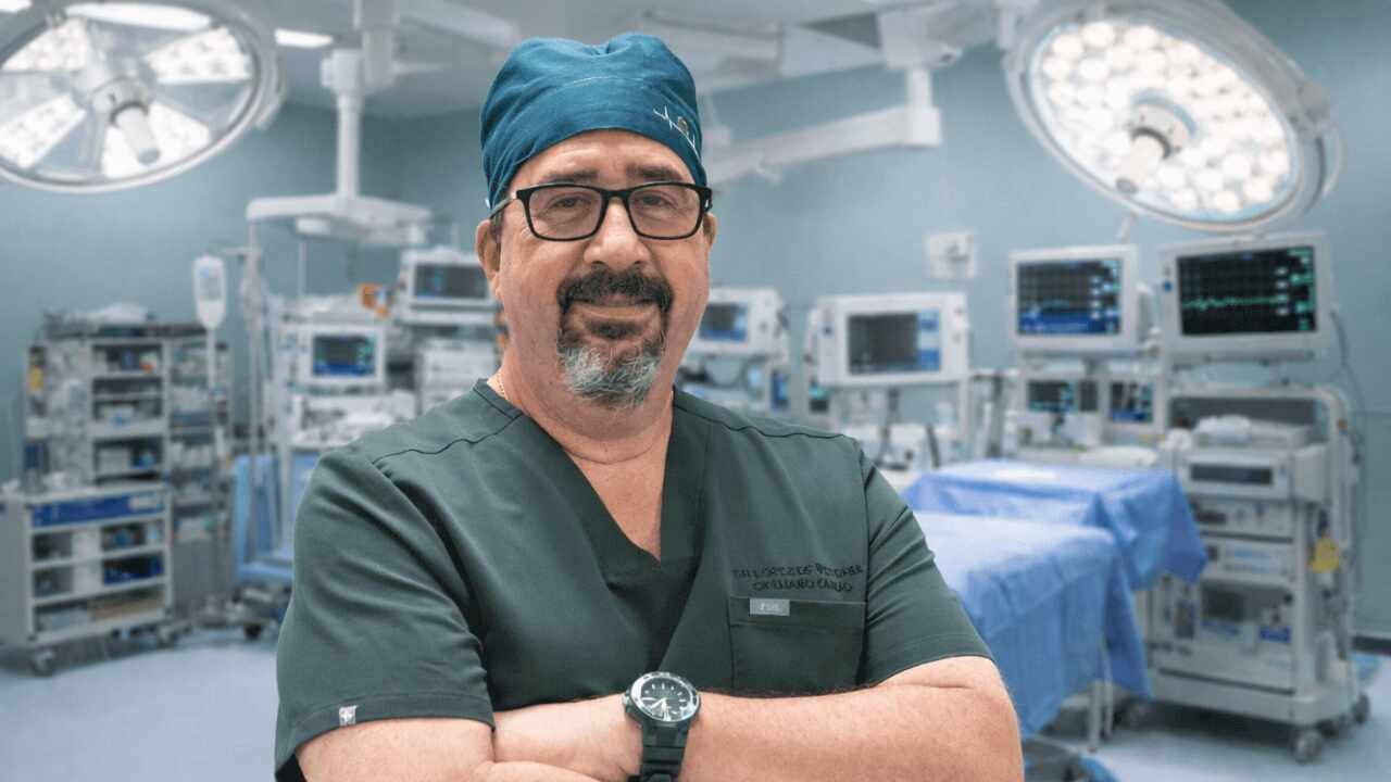 “Doy la gloria a Dios” Cirujano afirma que invita a Jesús a cada cirugía y se considera solo un instrumento