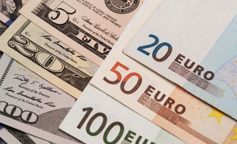 El dólar bajó 26 cts y el euro 45; eran vendidos a $60.65 y $73.94