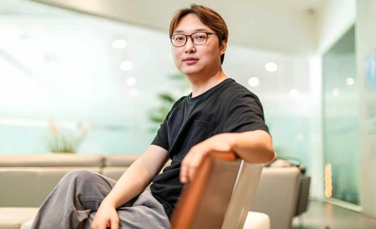 El hombre con uno de los IQ más altos del mundo dice que la Biblia es la base para desarrollar la inteligencia