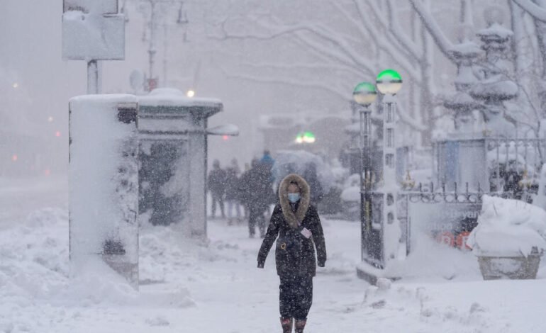 En imágenes: una tormenta histórica congela el noreste de EE. UU. y paraliza Nueva York