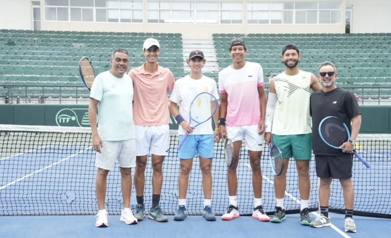 Equipo Copa Davis entrena para enfrentamiento ante Letonia
