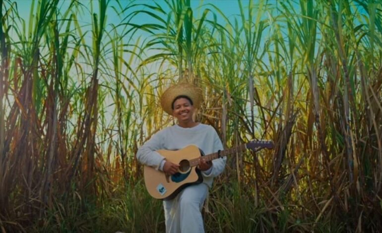 Es de La Romana joven abrió el show Bad Bunny en Super Bowl