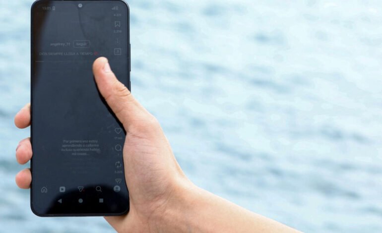 España ordena investigar a X, TikTok y Meta por contenido sexual infantil creado con IA