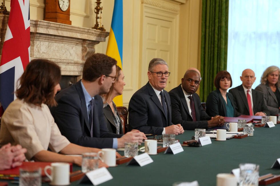 El primer ministro británico, Keir Starmer, pronuncia un discurso en la reunión del Gabinete para conmemorar el cuarto aniversario de la invasión rusa a Ucrania, en Downing Street, Londres, Reino Unido, el 24 de febrero de 2026.