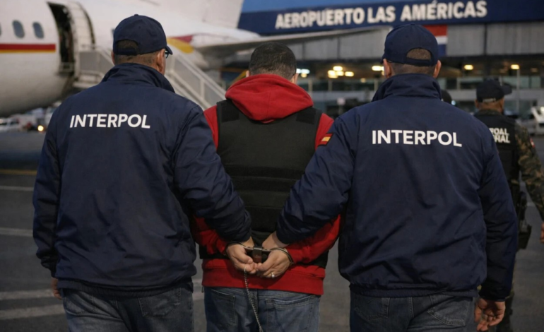 Extraditan desde España a un dominicano acusado asesinato