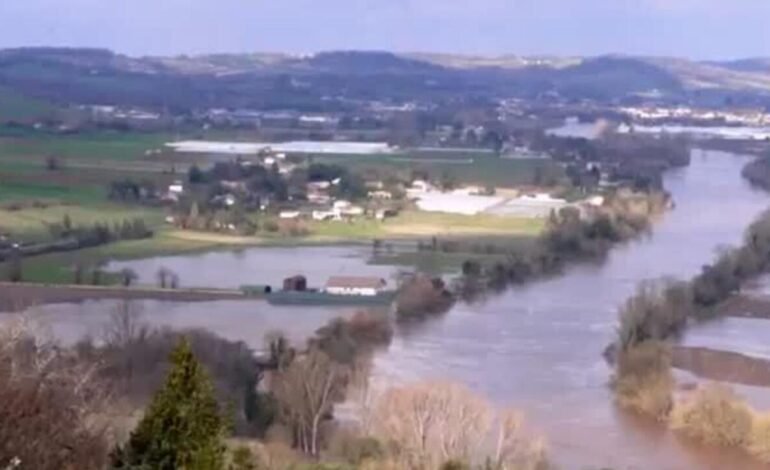 Francia: alerta por inundaciones en varias regiones y aumento del nivel en el Río Sena