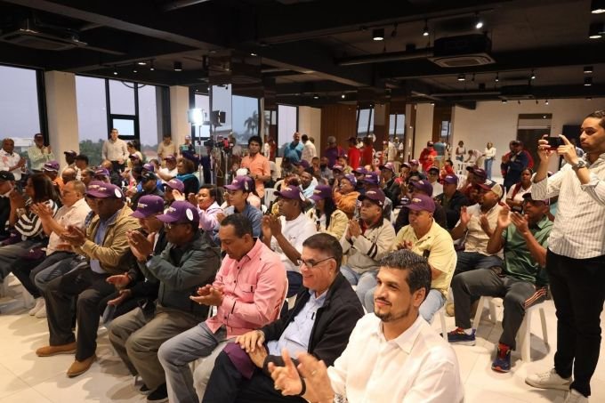 Francisco Javier dice gobiernos del PLD transformaron a P. Plata